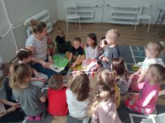 ilustracja do wpisu 
Poznajemy sekrety pszczół - z wizytą w bibliotece