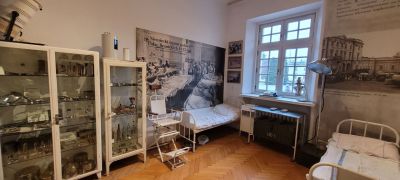 pomieszczenie szpitala Muzeum Farmacji  